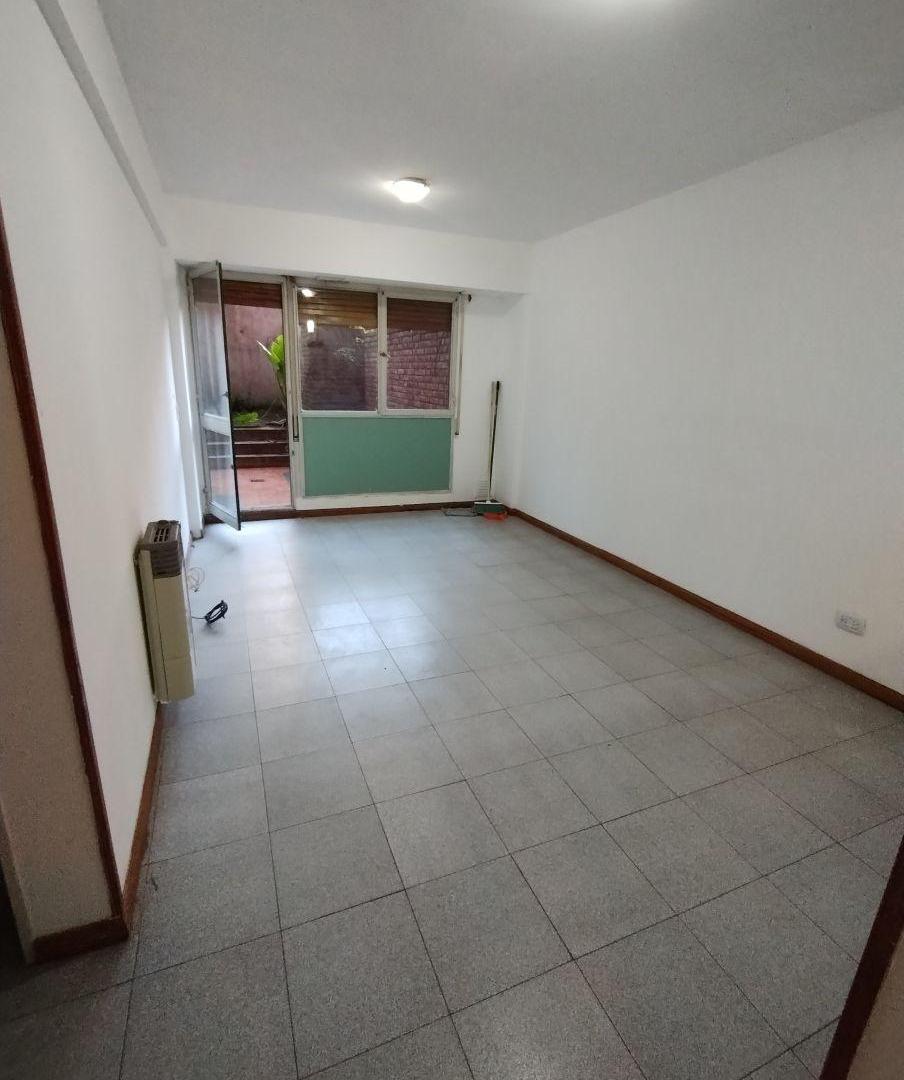 Foto de Departamento 1 Dormitorio en Planta Baja con Gran Patio Propio – Centro, imagen 2