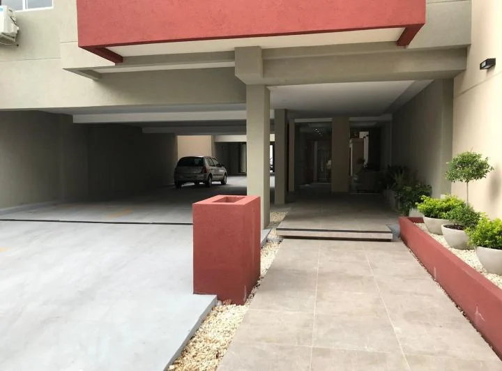 ALQUILER MONOAMBIENTE CON MUCHA LUZ Y SEGURO EN ZONA CENTRICA  4