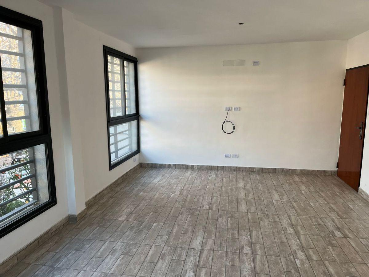 Foto de DEPARTAMENTO EN ALQUILER SEMINUEVO EN EL CENTRO DE MONTE GRANDE, imagen 2