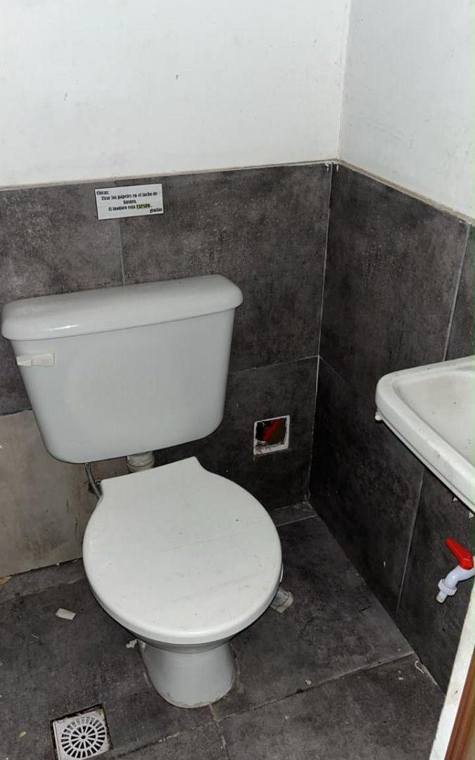 Foto de oportunidad de local comercial en calle Alem, imagen 2