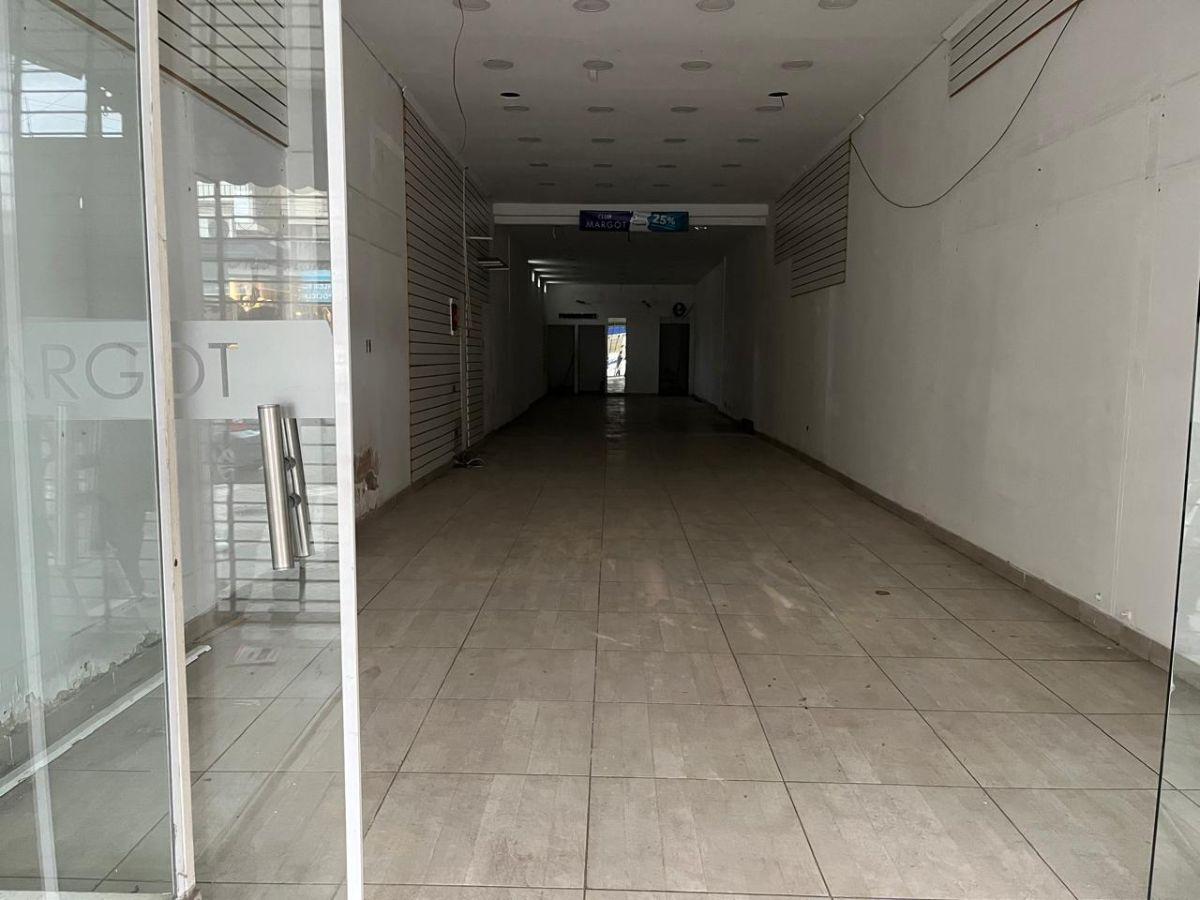 Foto de oportunidad de local comercial en calle Alem, imagen 3
