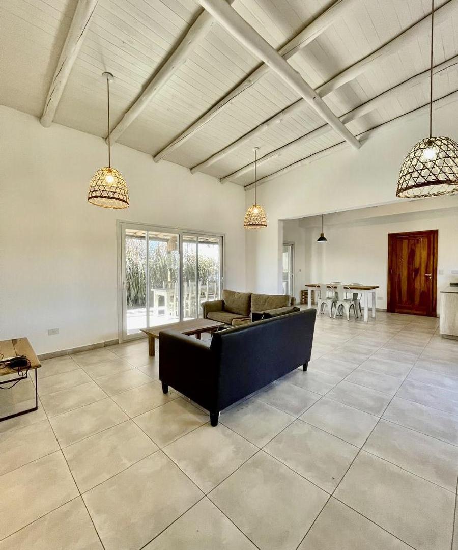 Foto de Casa en venta 4 ambientes apta crédito En barrio El Aljibe, imagen 1