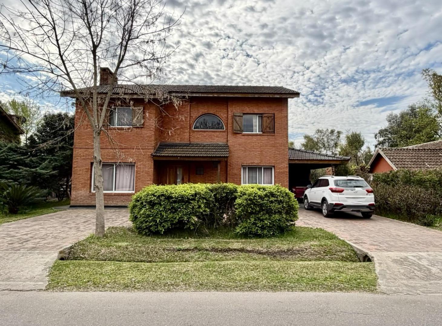 Foto de Casa en venta en La Campiña Pilar, 5 dormitorios, Lote 893 m², Apto, imagen 1