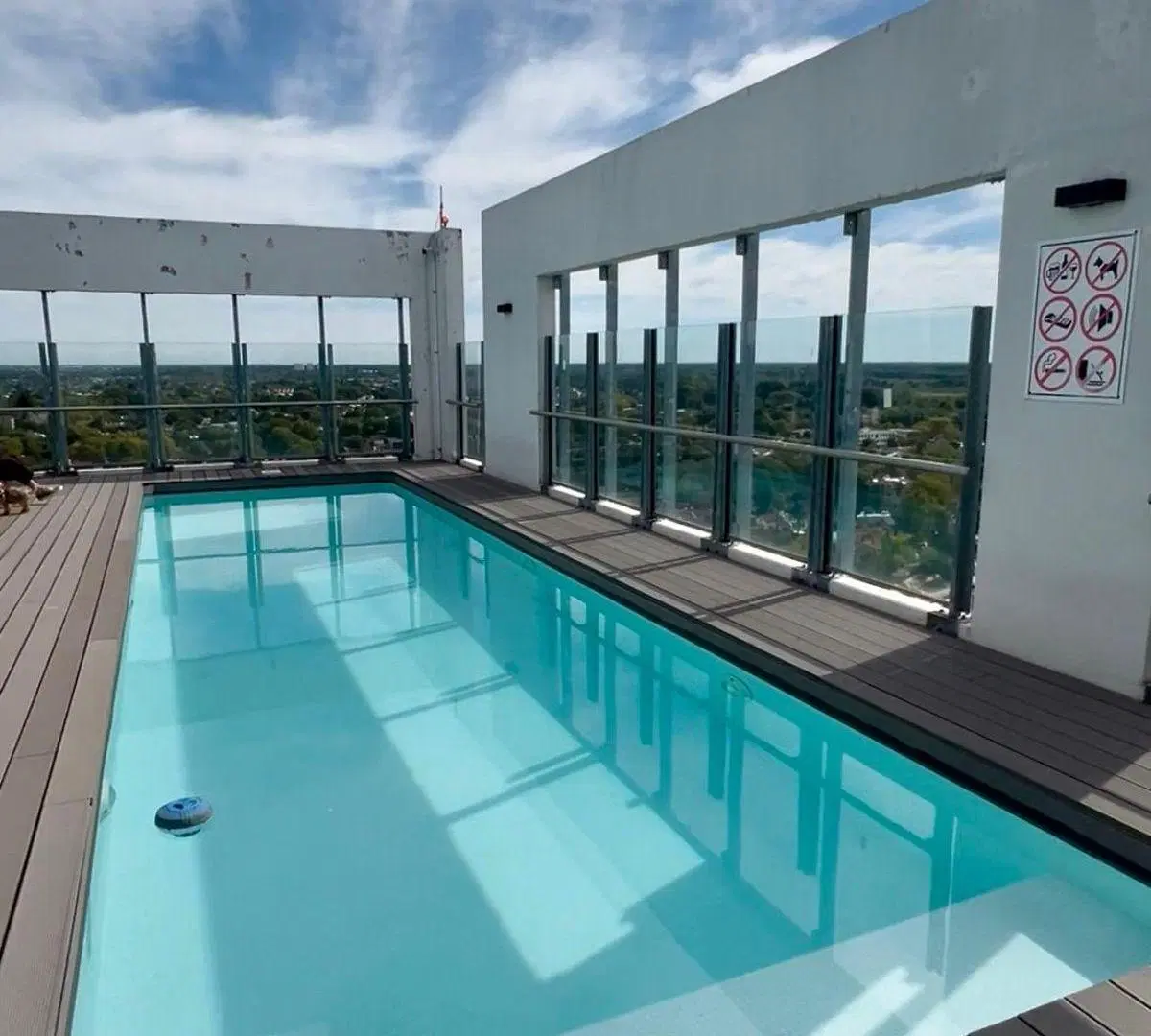 Impecable 2 ambientes en venta con pileta y vista al rio Tigre 2