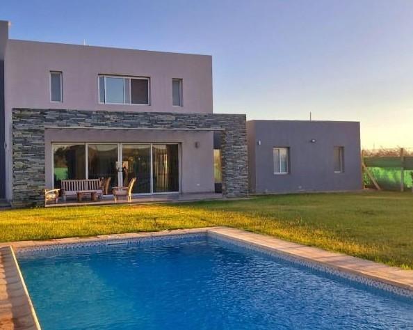 Foto de Casa en Rawson, imagen 1