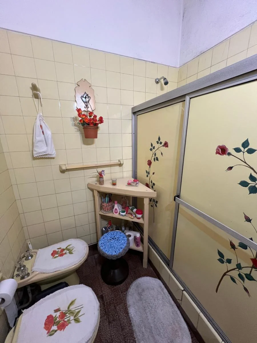 Foto de Casa de 3 ambientes con triple cochera, jardin, patio, quincho y, imagen 5