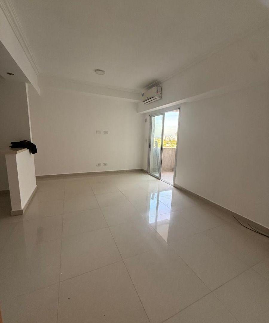 Departamento dos ambientes con balcon y cochera.