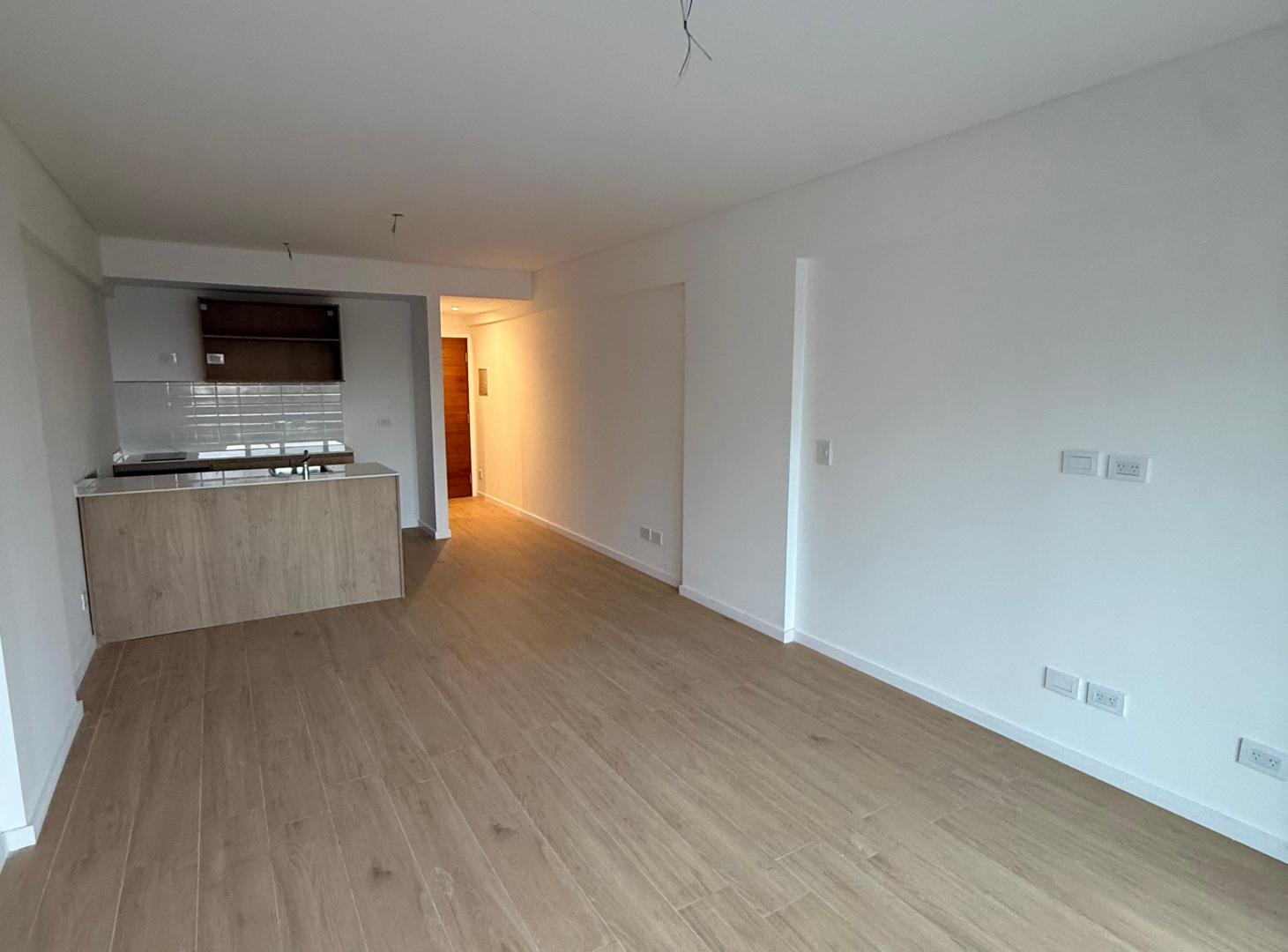 Foto de Departamento monoambiente con gran balcón aterrazado., imagen 1