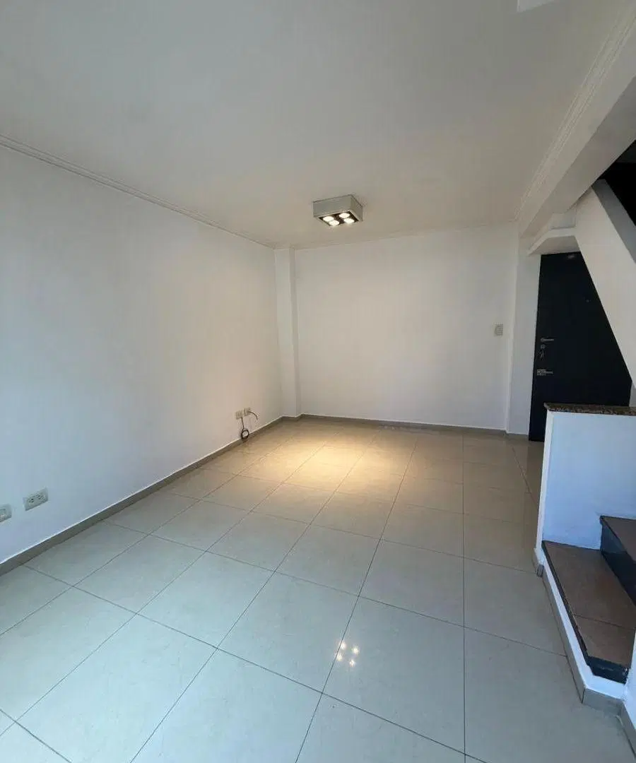 Departamento duplex dos ambientes 4