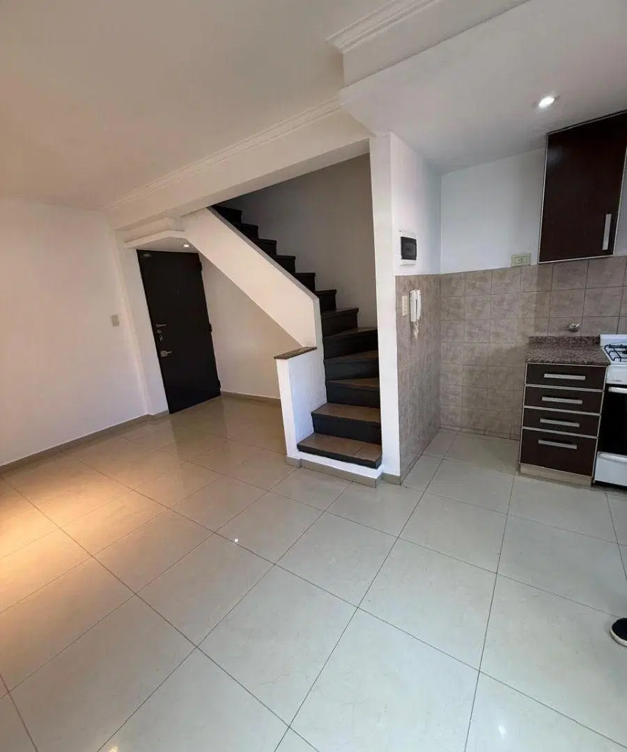 Departamento duplex dos ambientes 3