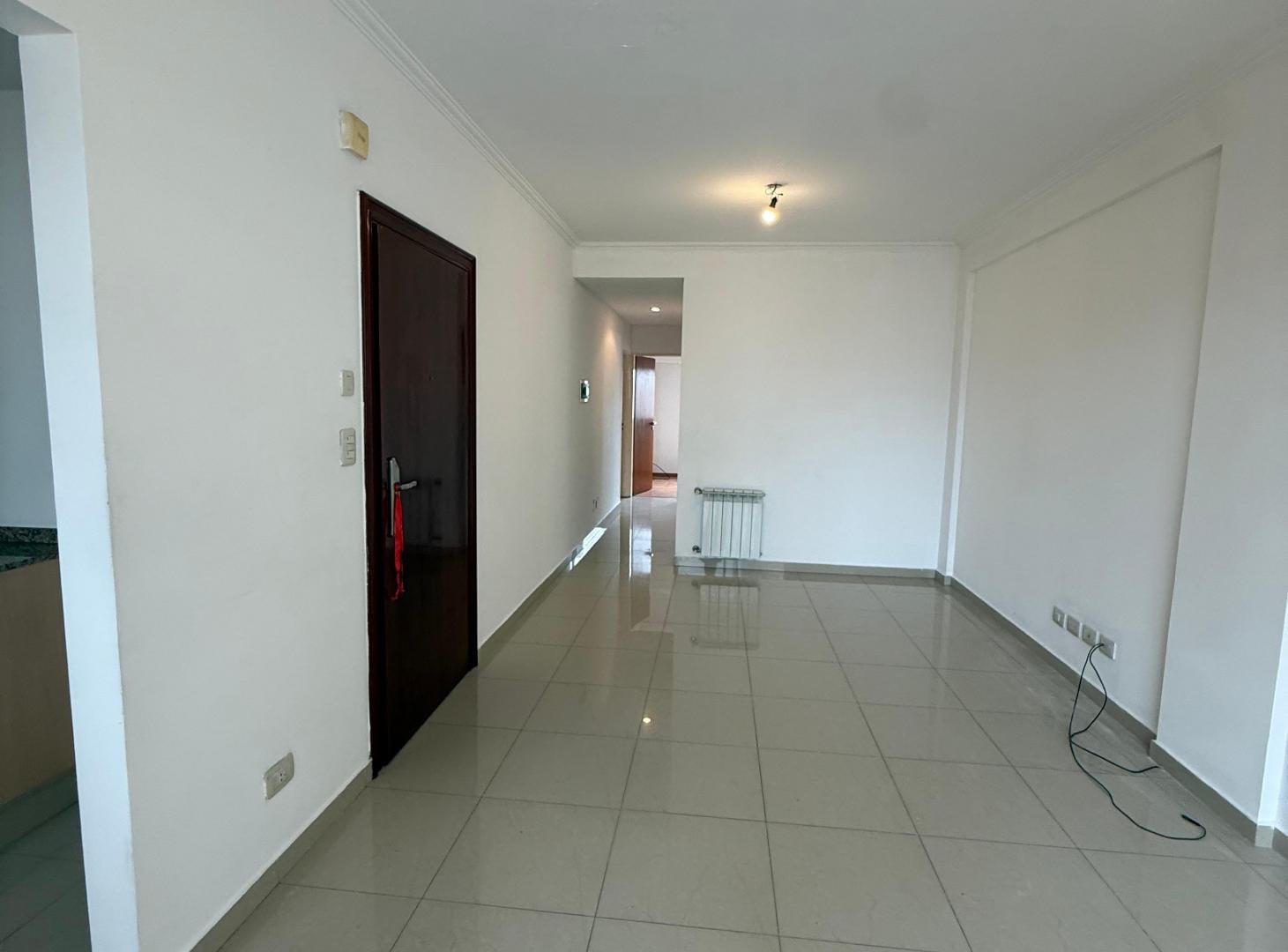 Foto de Departamento tres ambientes con balcón y doble baulera., imagen 3