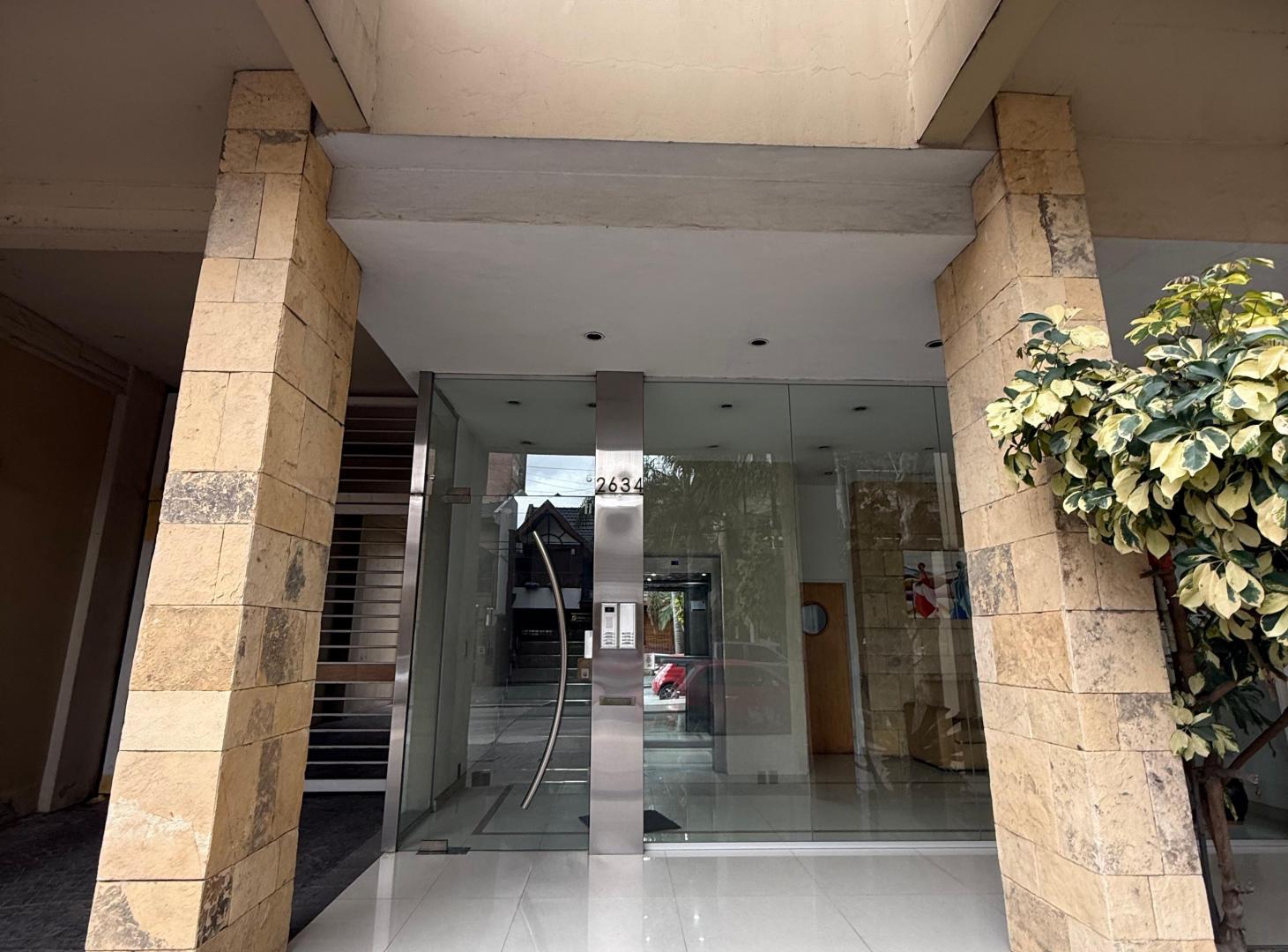 Foto de Departamento tres ambientes con balcón y doble baulera., imagen 2