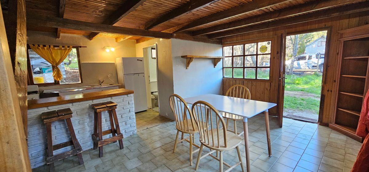 CABAÑA EN ALQUILER PERMANENTE – CASA DE PIEDRA, KM 13 |bariloche
