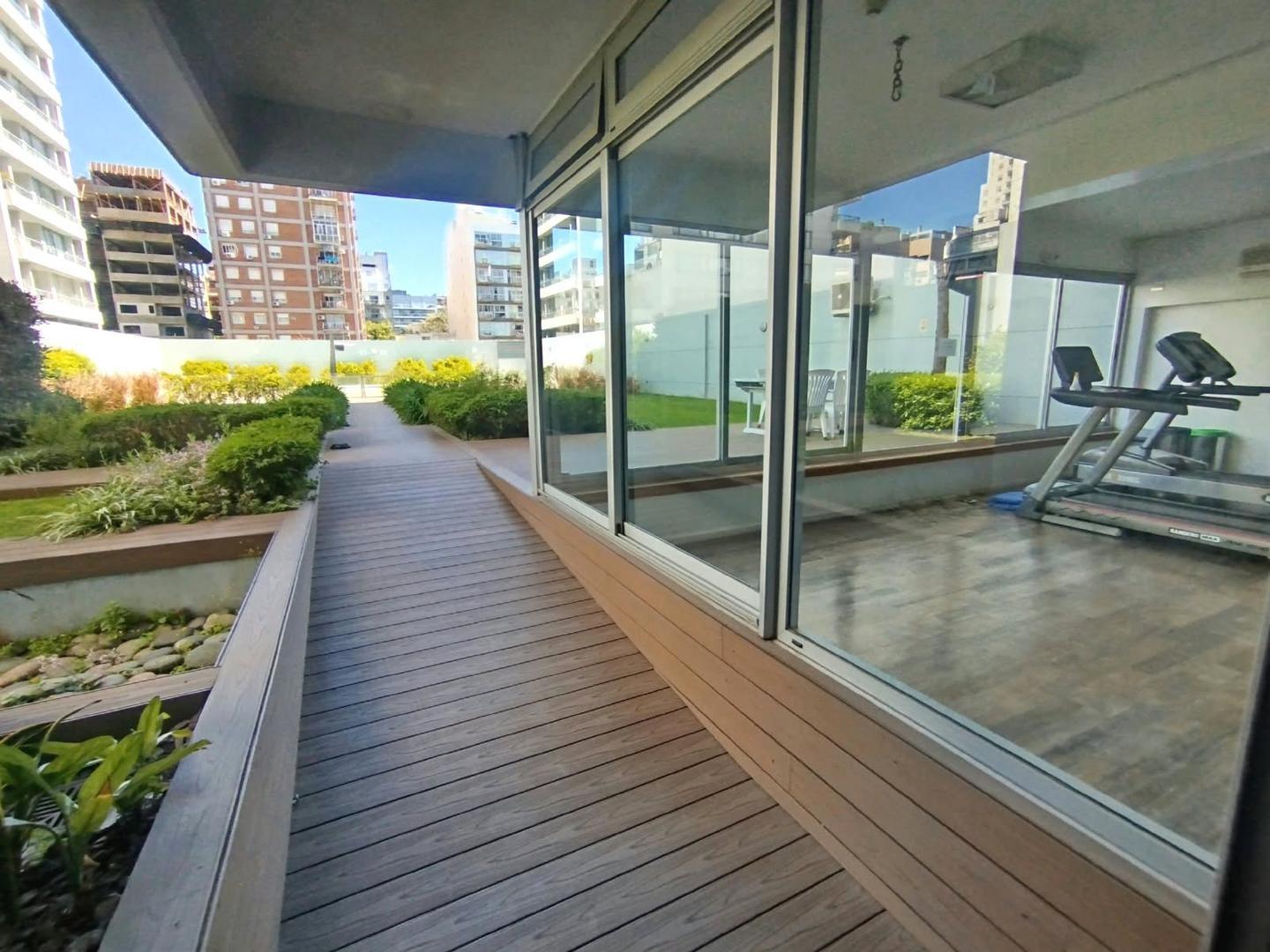 Foto de Alq 2 amb. balcón terraza, cochera fija, Seg. 24 y amenities, imagen 3