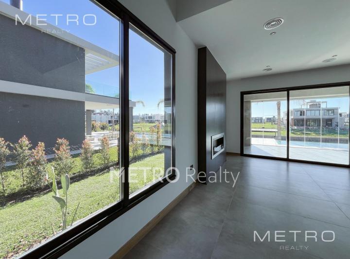 Casa en venta o alquiler con 4 habitaciones y amarra en El Yacht, Nordelta 4