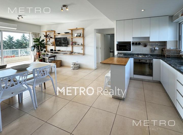 Departamento de 3 ambientes  en venta con vista al Lago Central y balcon aterrazado 2