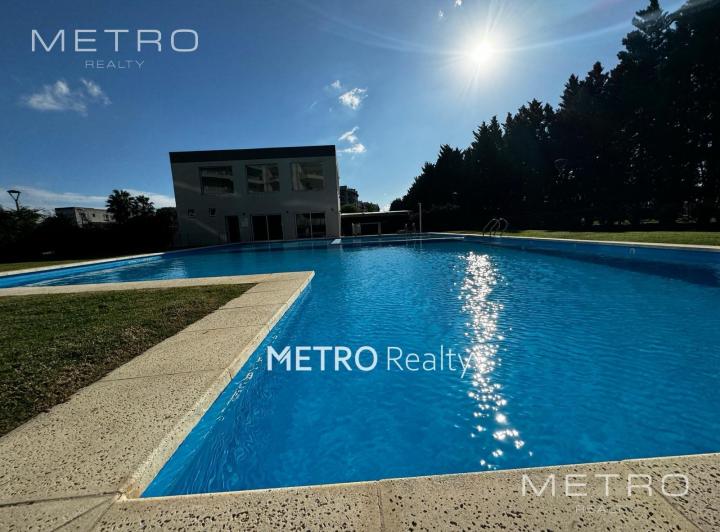Departamento de 3 ambientes  en venta con vista al Lago Central y balcon aterrazado 1