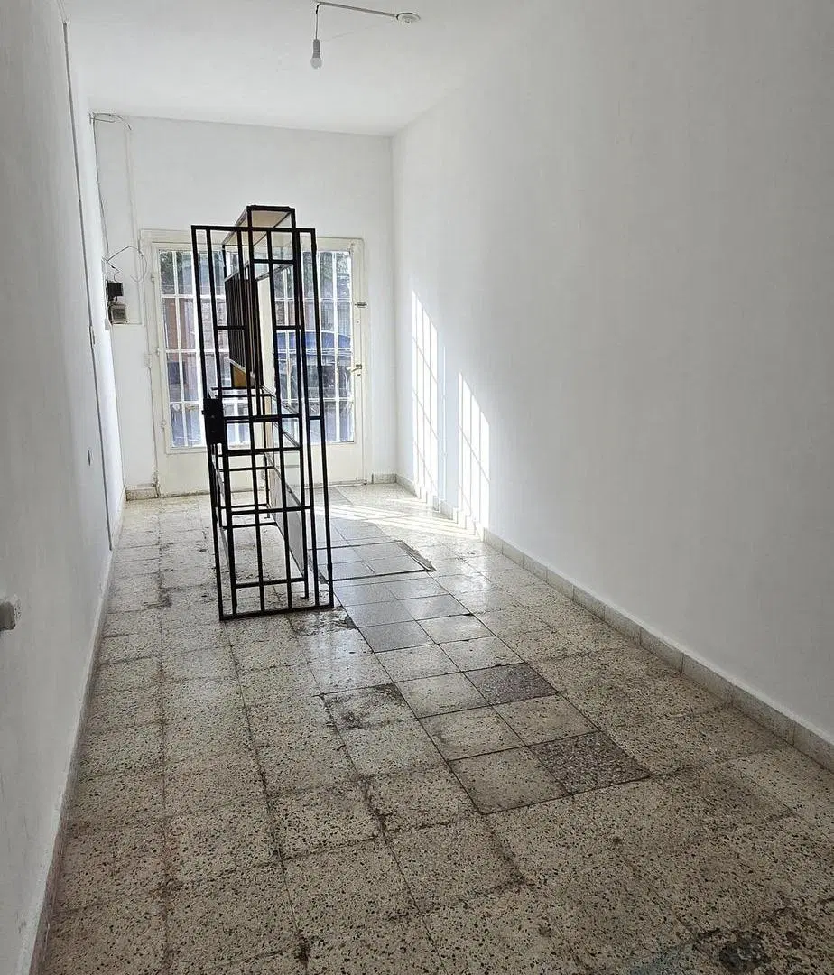 Local Comercial 20m2 con baño Padre luis Monti 3744 5