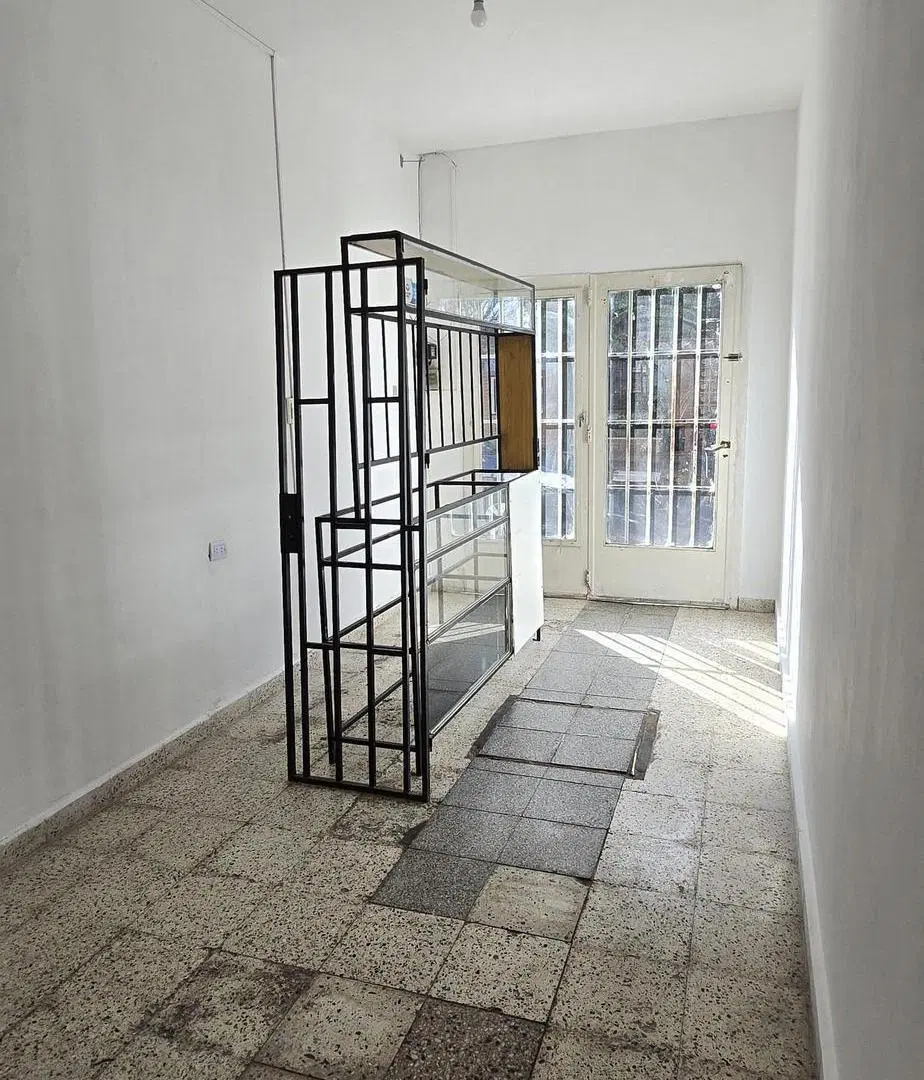 Local Comercial 20m2 con baño Padre luis Monti 3744 4