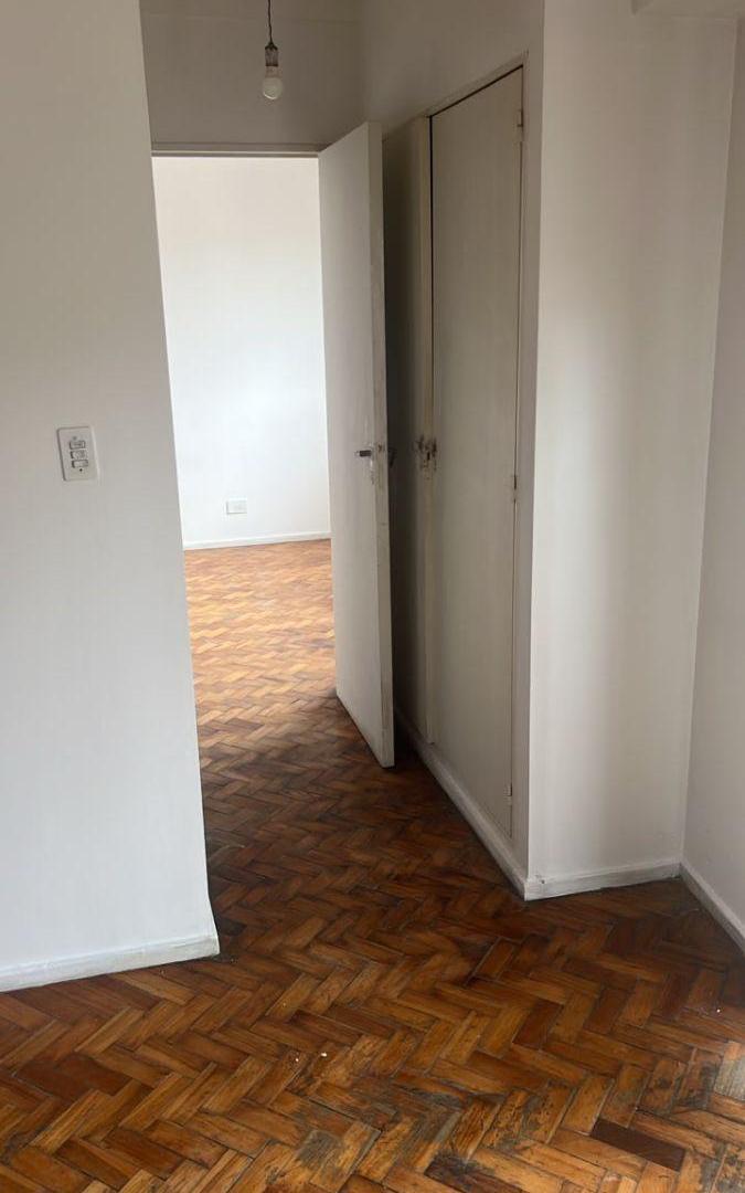 Foto de 2 AMB. 3ºPISO. FTE . BCON. BAJAS EXPENSAS., imagen 3