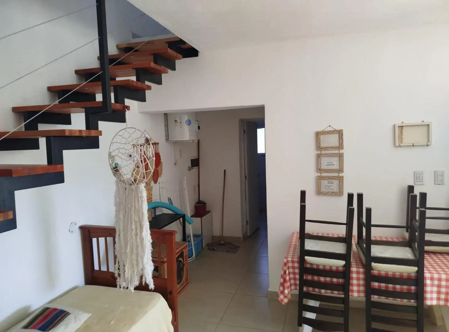 Casa de dos plantas en alquiler en Anisacate 2