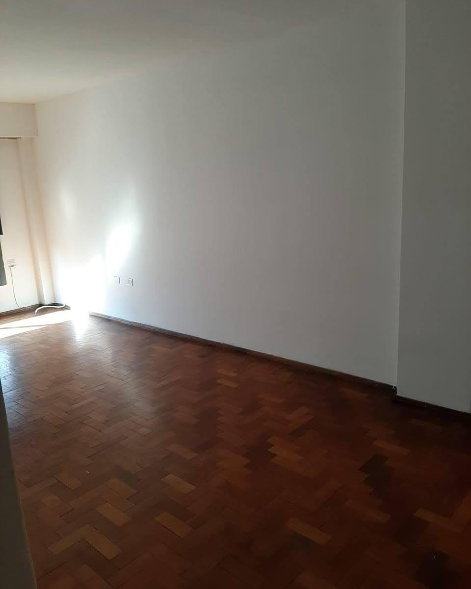 Oportunidad Amplio Externo, Apto Credito/ Otro Sobre La Calle San Lorenzo 400 U$54.000. 3