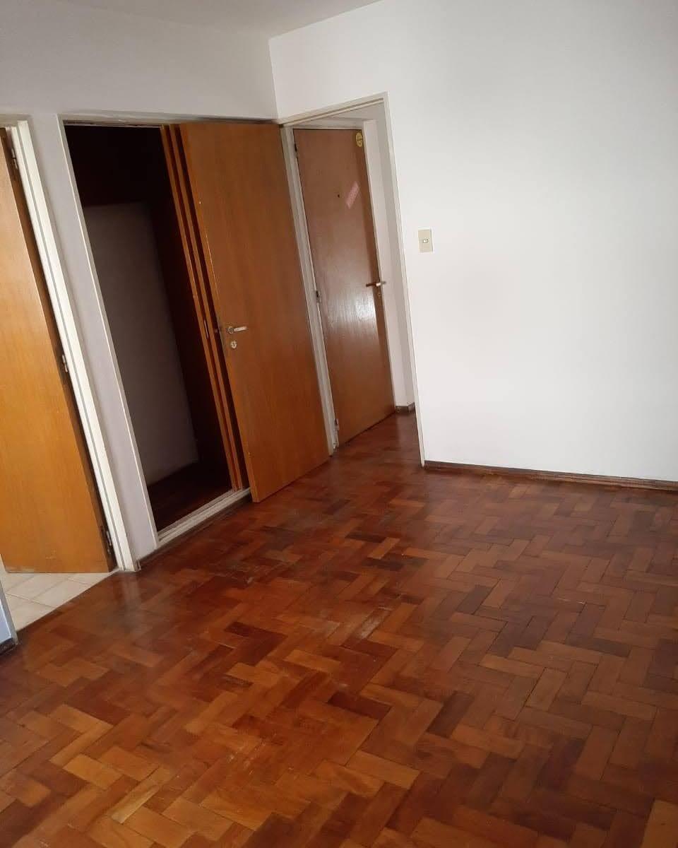 Oportunidad Amplio Externo, Apto Credito/ Otro Sobre La Calle San Lorenzo 400 U$54.000. 2
