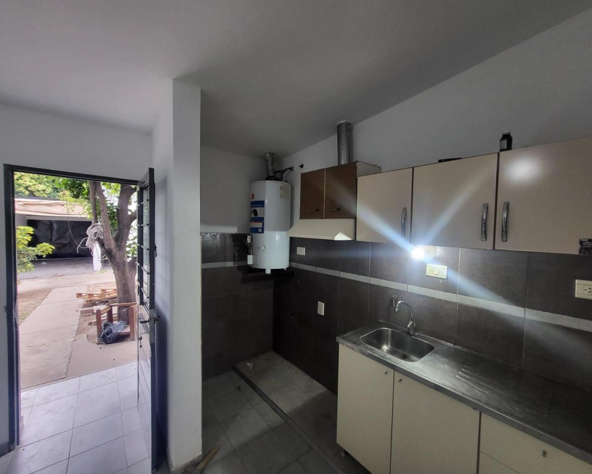 Oportunidad Casa de Dos Dorm. Mas Depto de 1 Dor C/ Cochera 4