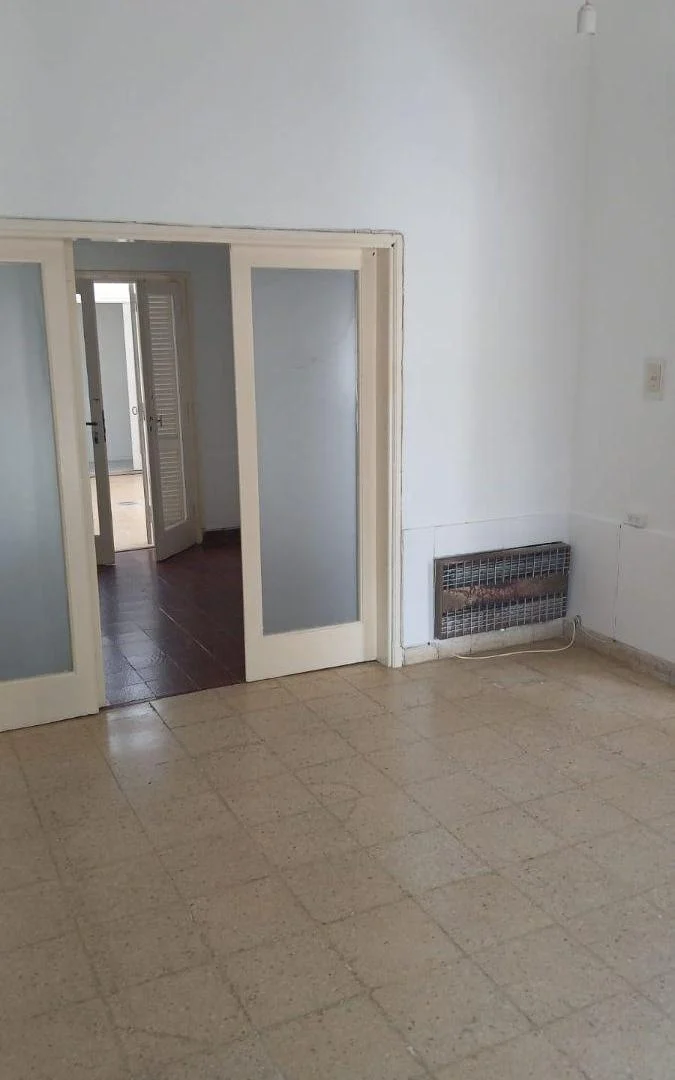 Foto de Oportunidad planta baja con patio de cesped / a mts del centro de la ciudad, imagen 5