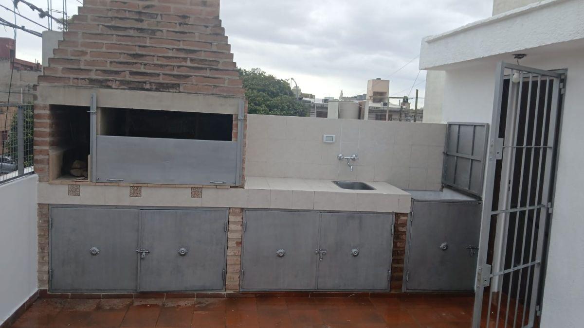 Foto de Oportunidad /dos plantas/patio terraza con asador/dos baños / dos split, imagen 2