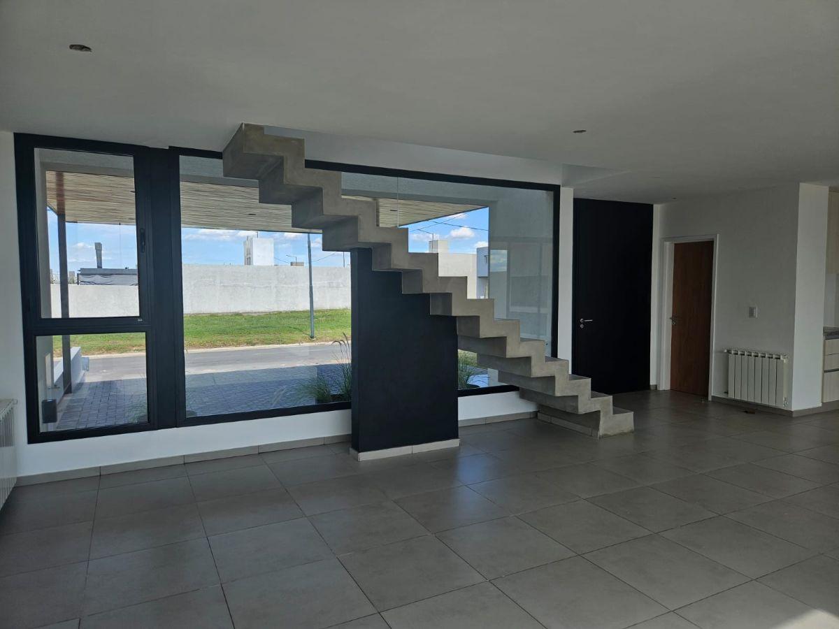 Foto de OPORTUNIDAD/EXCELENTE UBICACIÓN/ CALEFACCION CENTRAL/ SEGURIDAD, imagen 4