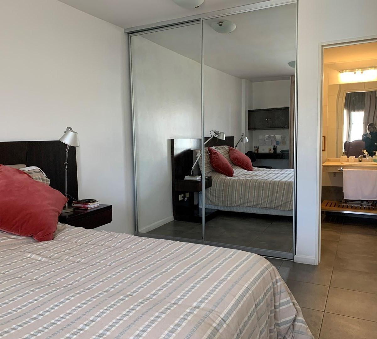 Foto de Departamento Dúplex en Venta en San Isidro Central con cochera, imagen 4