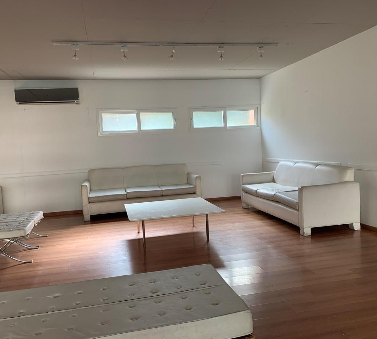 Foto de Departamento Dúplex en Venta en San Isidro Central con cochera, imagen 2