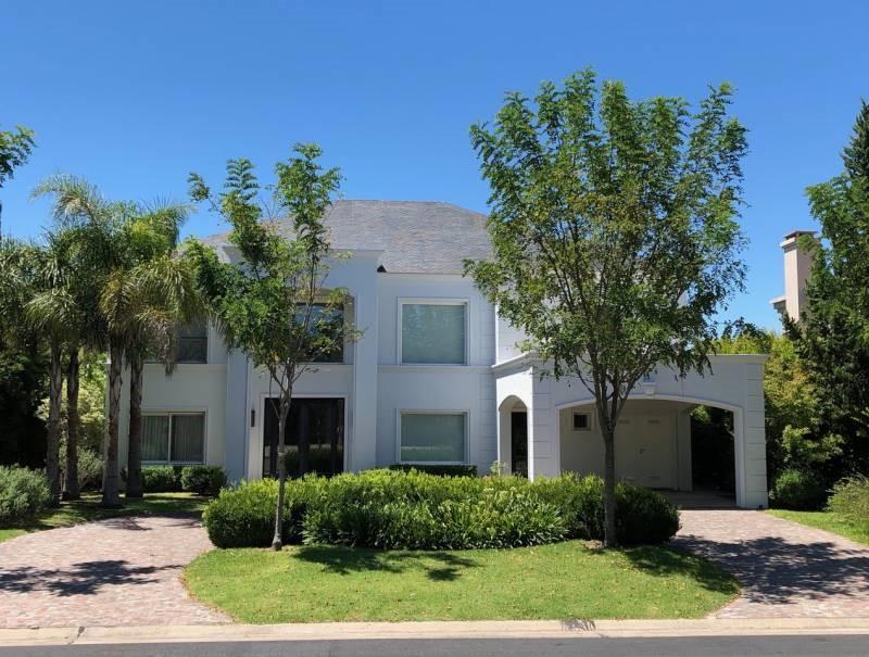 Excelente Casa en Venta en La Isla, Nordelta 4