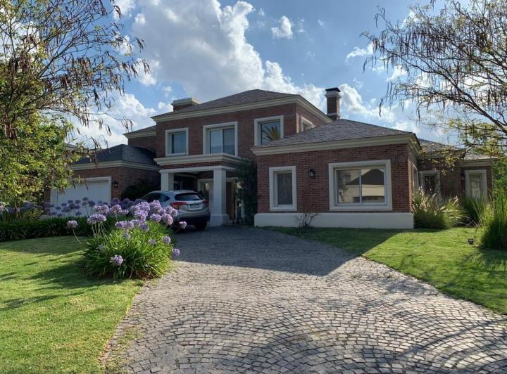 Unica Casa en Venta con 2 suites en PB - La Isla, Nordelta 3