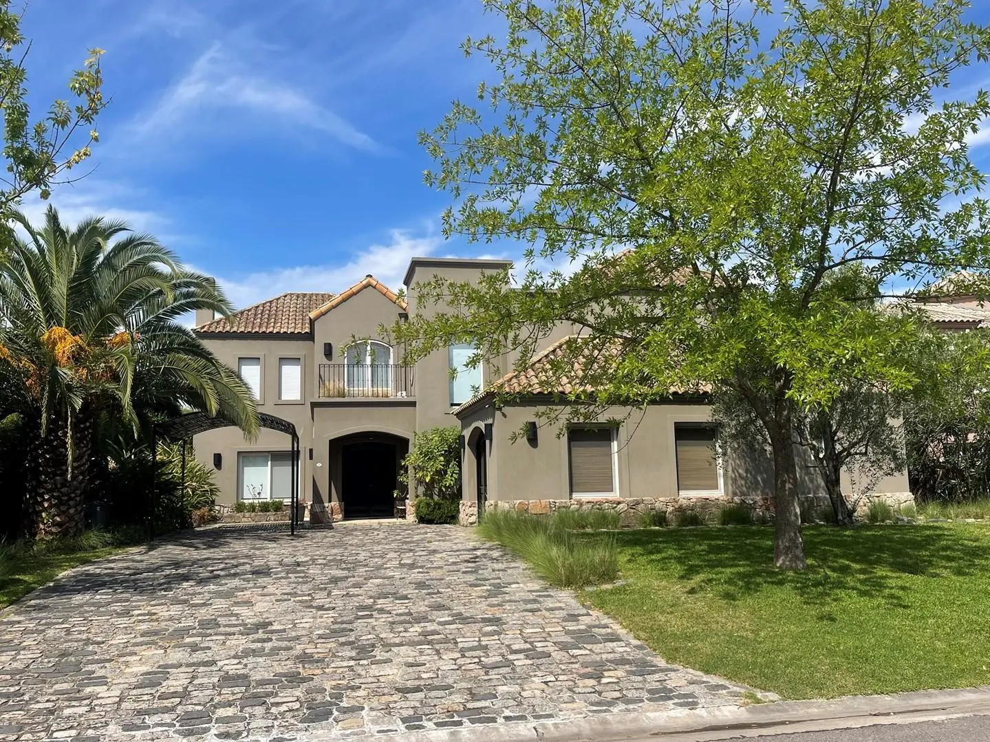 Casa  en Alquiler al LAGO Central en Los Castores, Nordelta 2