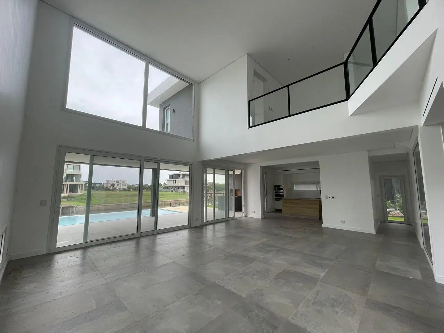 Casa en Alquiler en El Yacht, 5 dorm en suite! 3