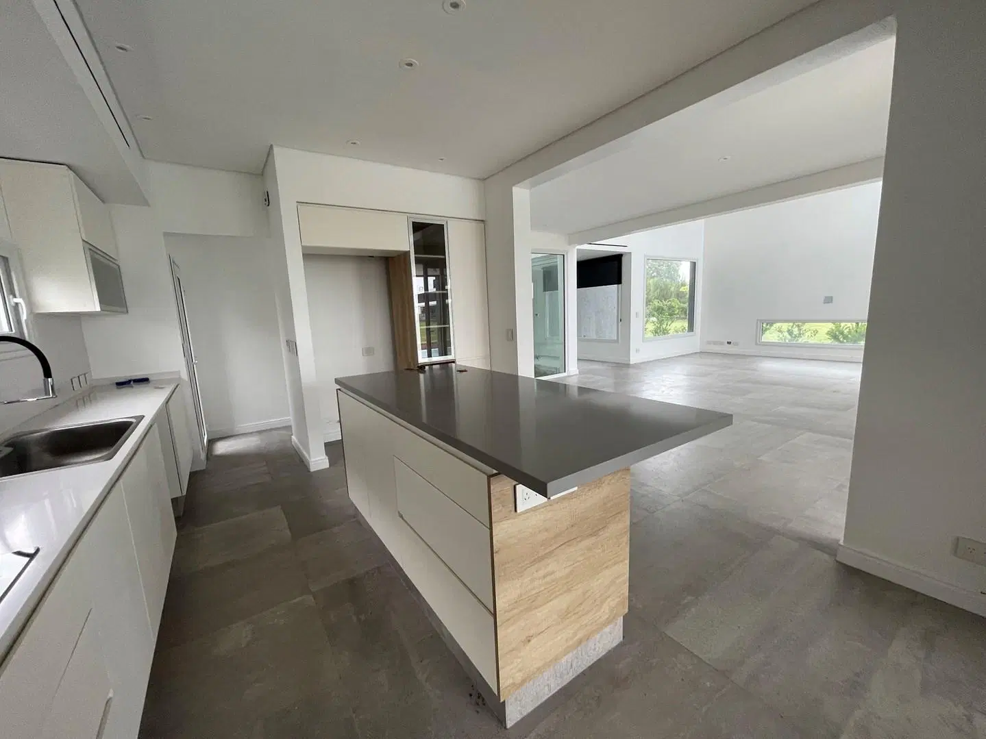 Casa en Alquiler en El Yacht, 5 dorm en suite! 4