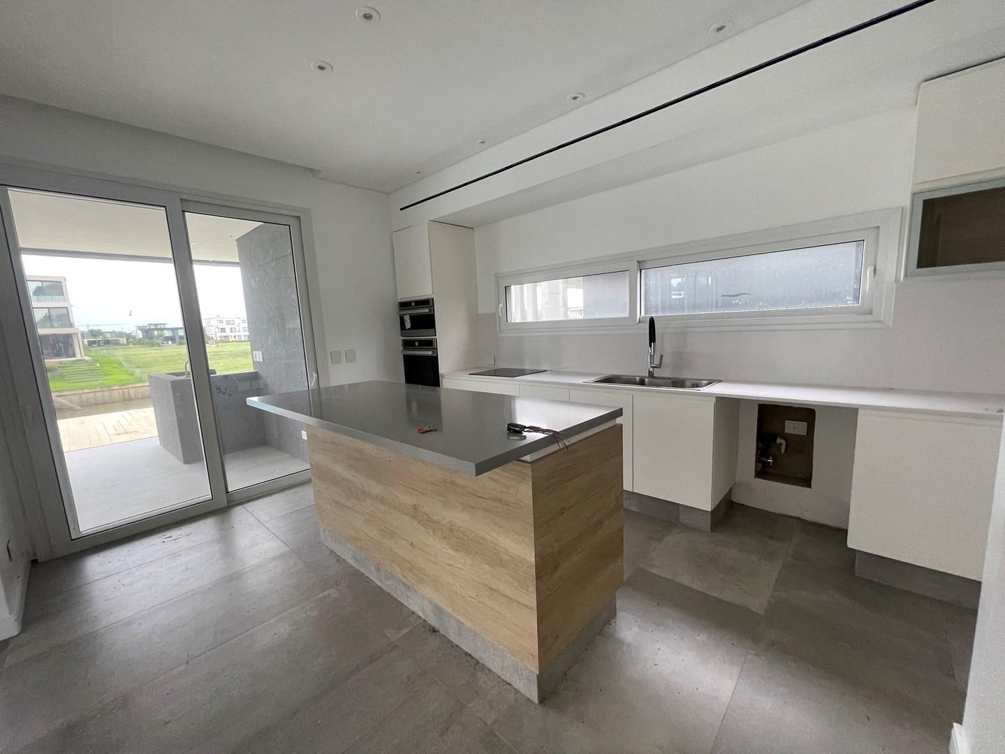Foto de Casa en Alquiler en El Yacht, 5 dorm en suite!, imagen 5