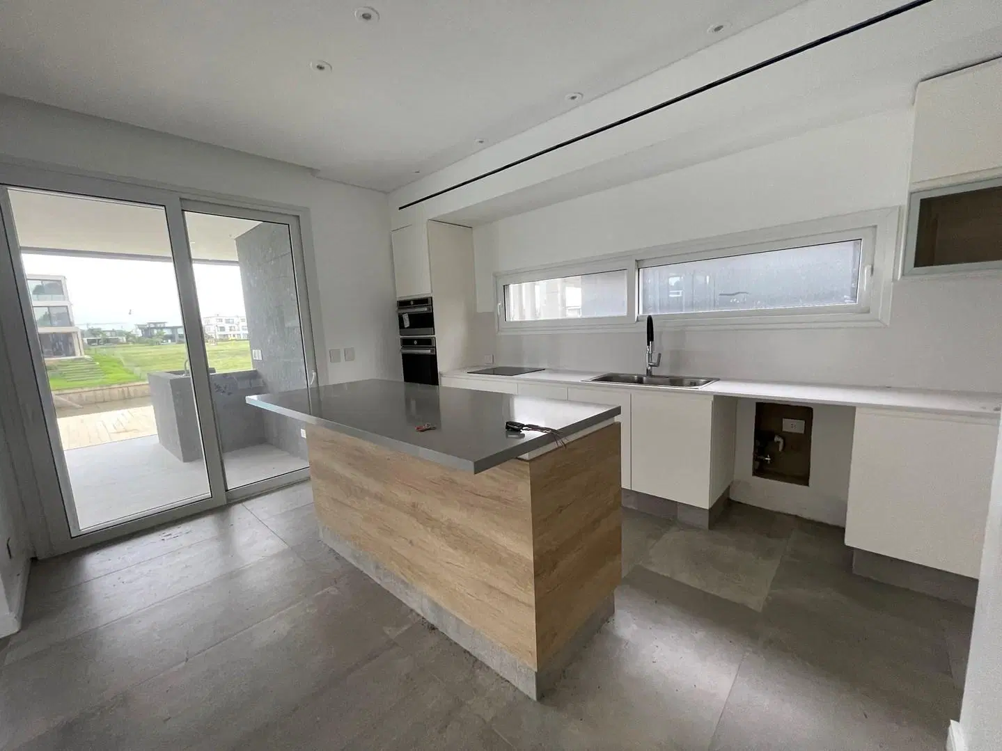 Casa en Alquiler en El Yacht, 5 dorm en suite! 1