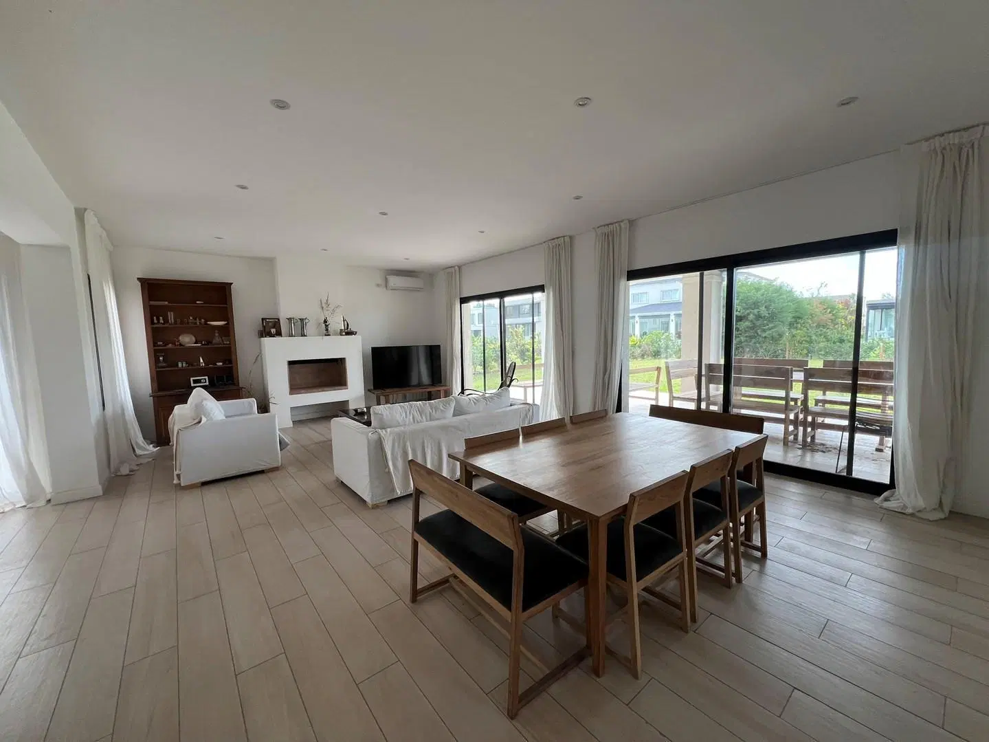 Casa moderna de 6 ambientes en La Calesa, Pilará 3