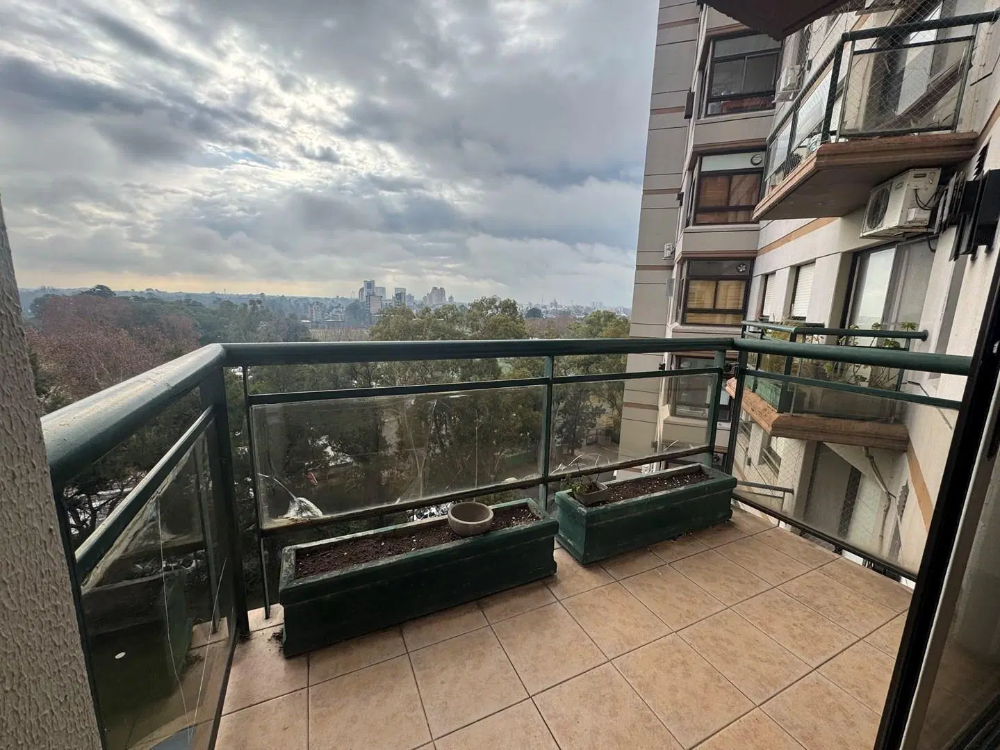 Departamento  en Alquiler con cochera en Riverside 2