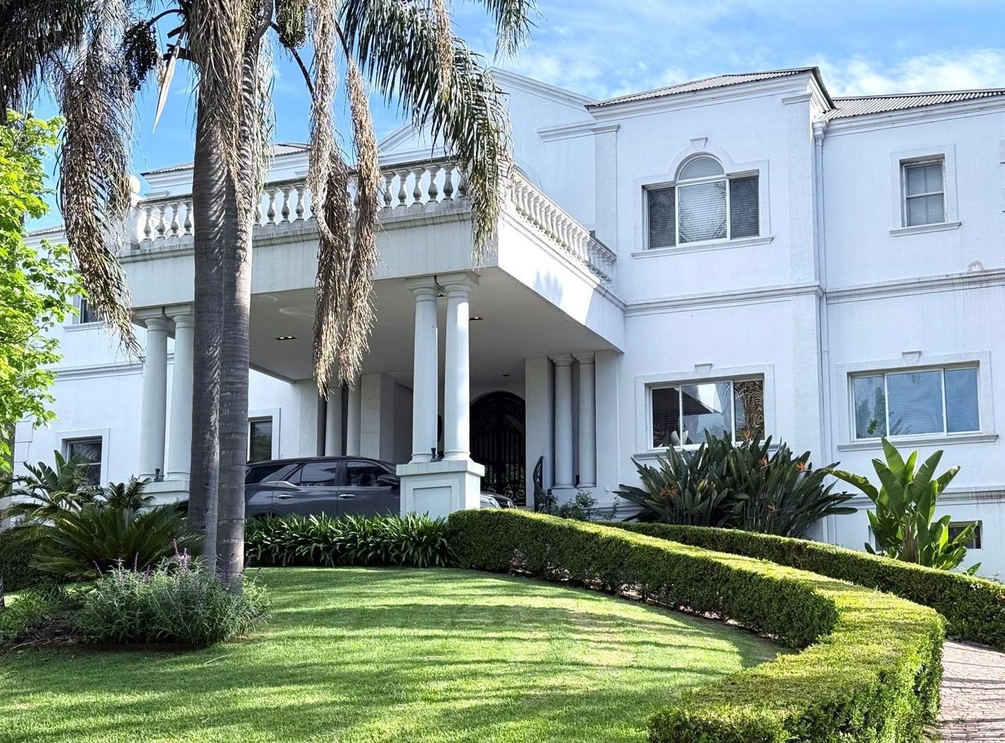 Foto de Excelente casa en Venta en El Talar de Pacheco sobre lote de 2024 mts, imagen 1