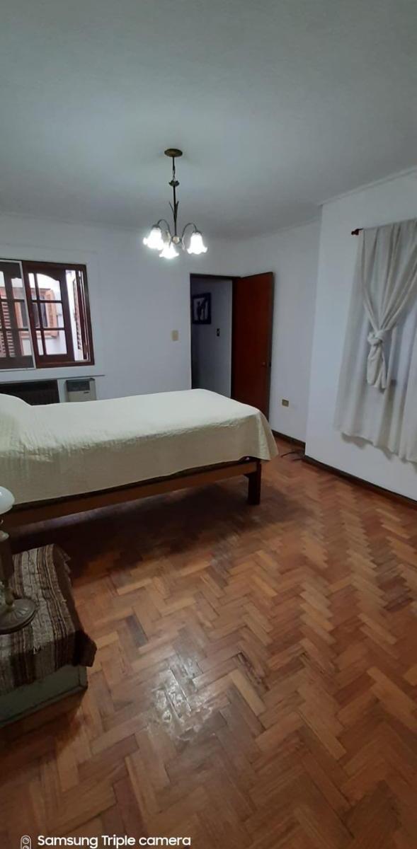 Casa en Venta de 4 Dorm. 5