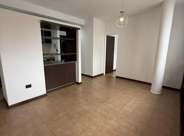 Departamento con cochera en alquiler 4