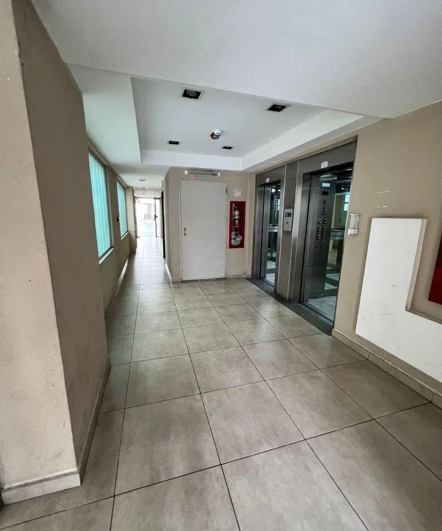 Oficina/Local comercial en alquiler 2