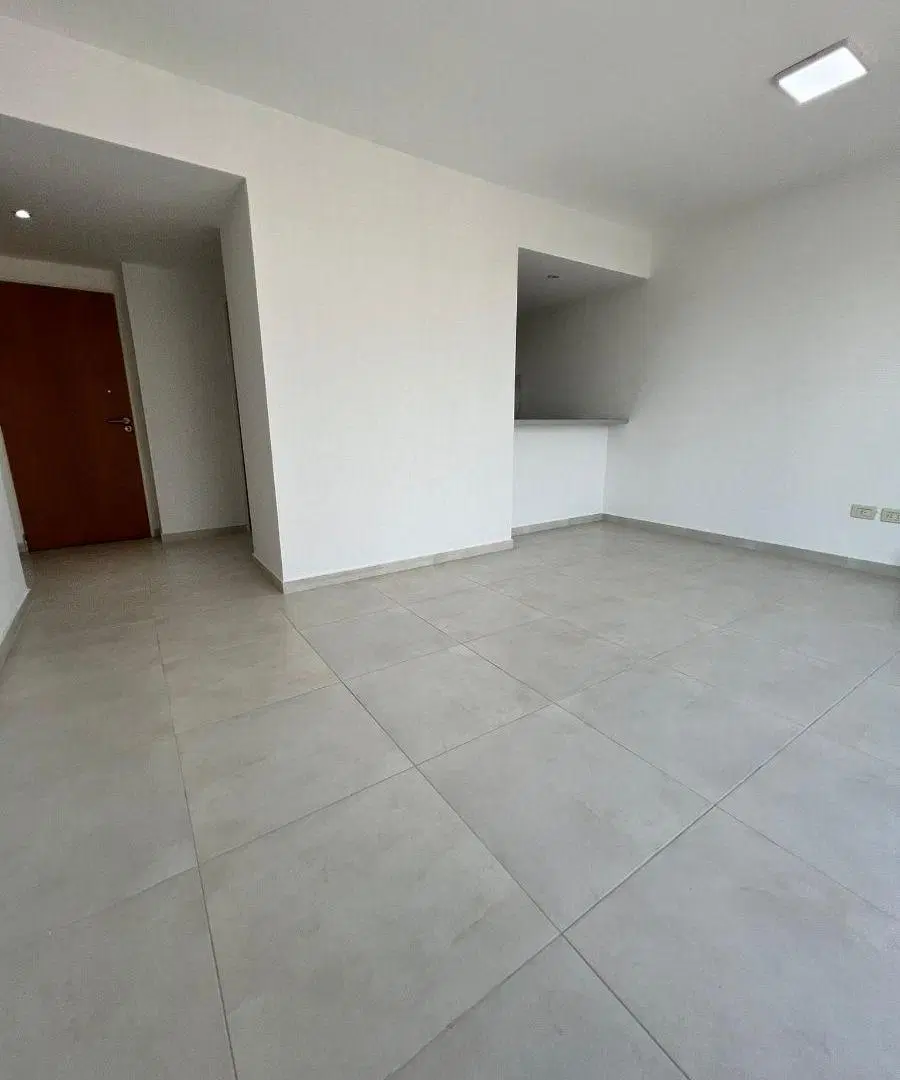 Departamento de dos dormitorios con cochera en alquiler 2