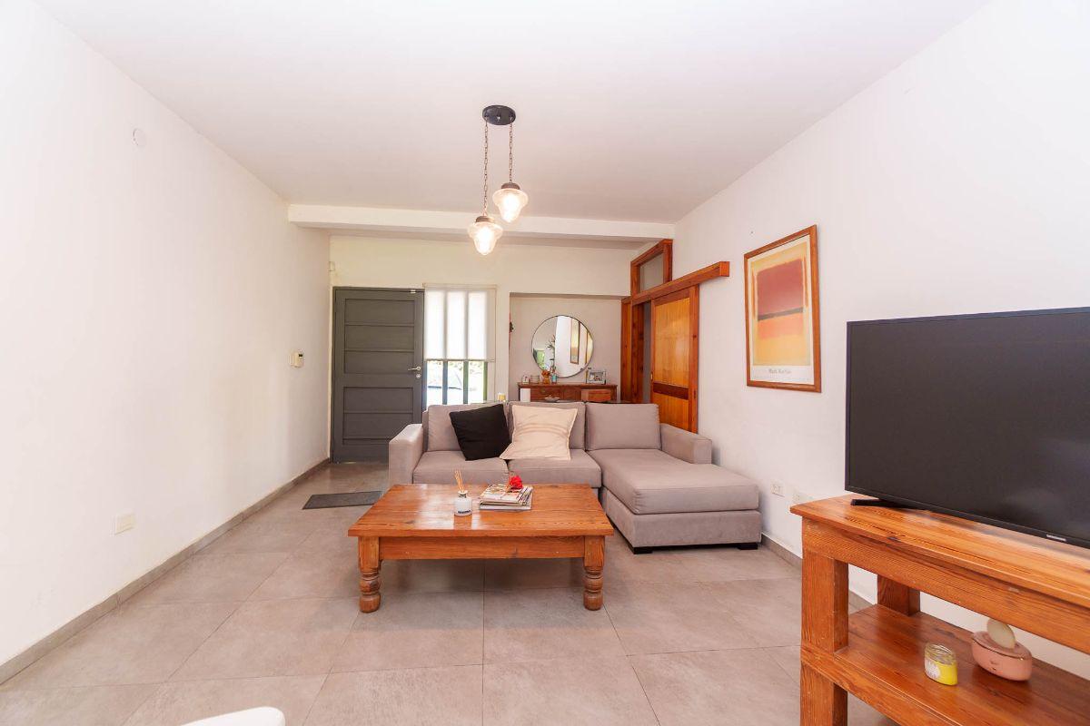 Foto de Casa de 214 m² con 3 dormitorios en venta en Manuel B Gonnet, imagen 2
