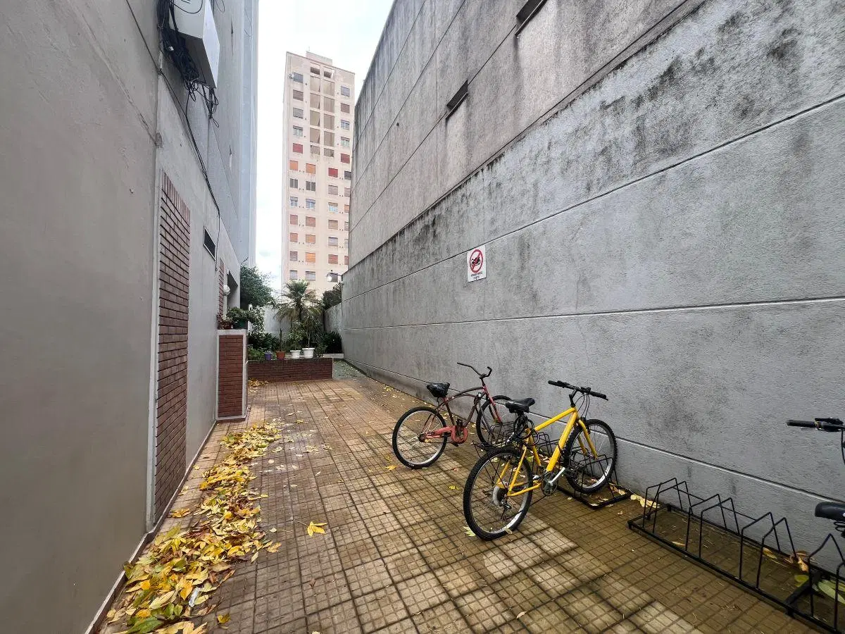 Departamento con 2 dormitorios en alquiler en La Plata 5