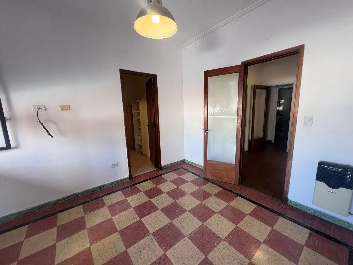 Casa en Planta Alta de 120 m² con 3 dormitorios en alquiler en La Plata 1
